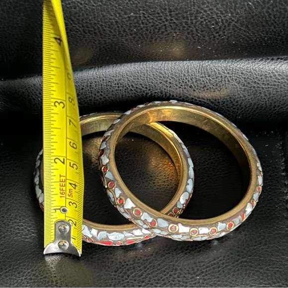 Pair of Beaded Bangle Cuff Bracelets in gold tone with White and Red Beads - Picture 12 of 12